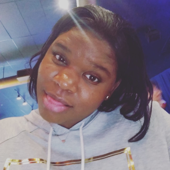 Meet your Posher, Rochelle - Picture 1 of 1